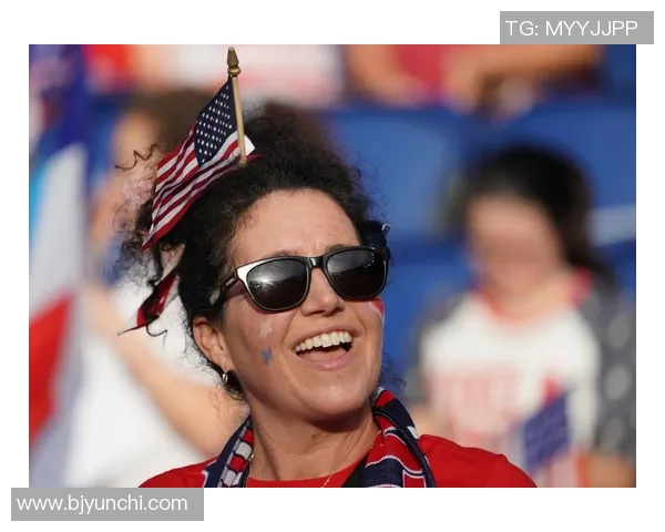 足球明星华丽登场引发全场狂欢激情四溢瞬间点燃球迷热情